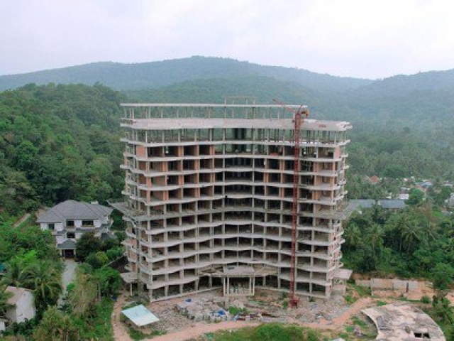 Tin tức trong ngày - Tiết lộ lý do chưa cưỡng chế khách sạn 12 tầng xây trái phép ở Phú Quốc