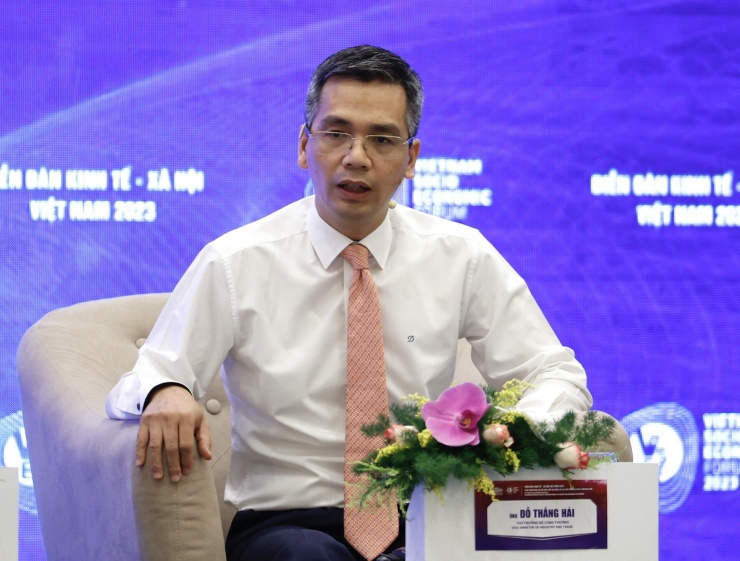 Thứ trưởng Bộ Tài chính Võ Thành Hưng.