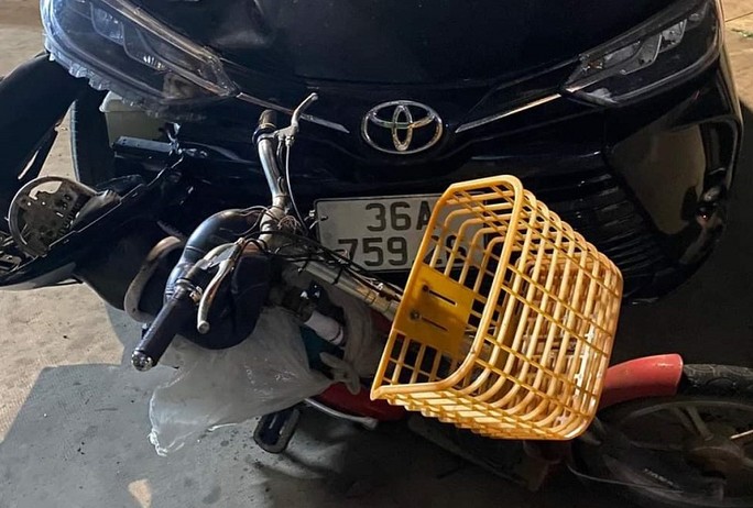 Chiếc ô tô bị bắt giữ sau khi bỏ chạy khoảng 5km