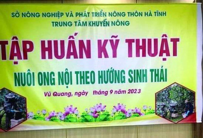 Tấm băng-rôn sau khi được in lại.