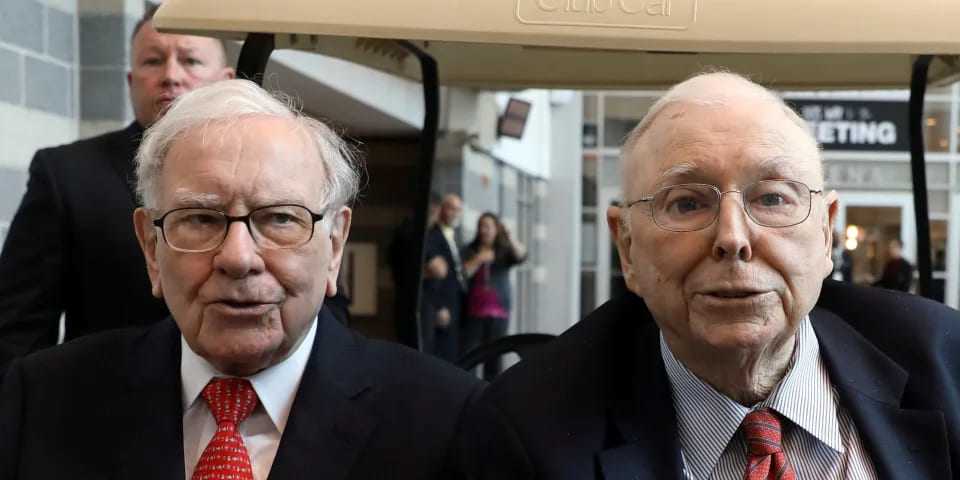 Tỷ phú Charlie Munger là&nbsp;“cánh tay phải” của nhà đầu tư huyền thoại Warren Buffett