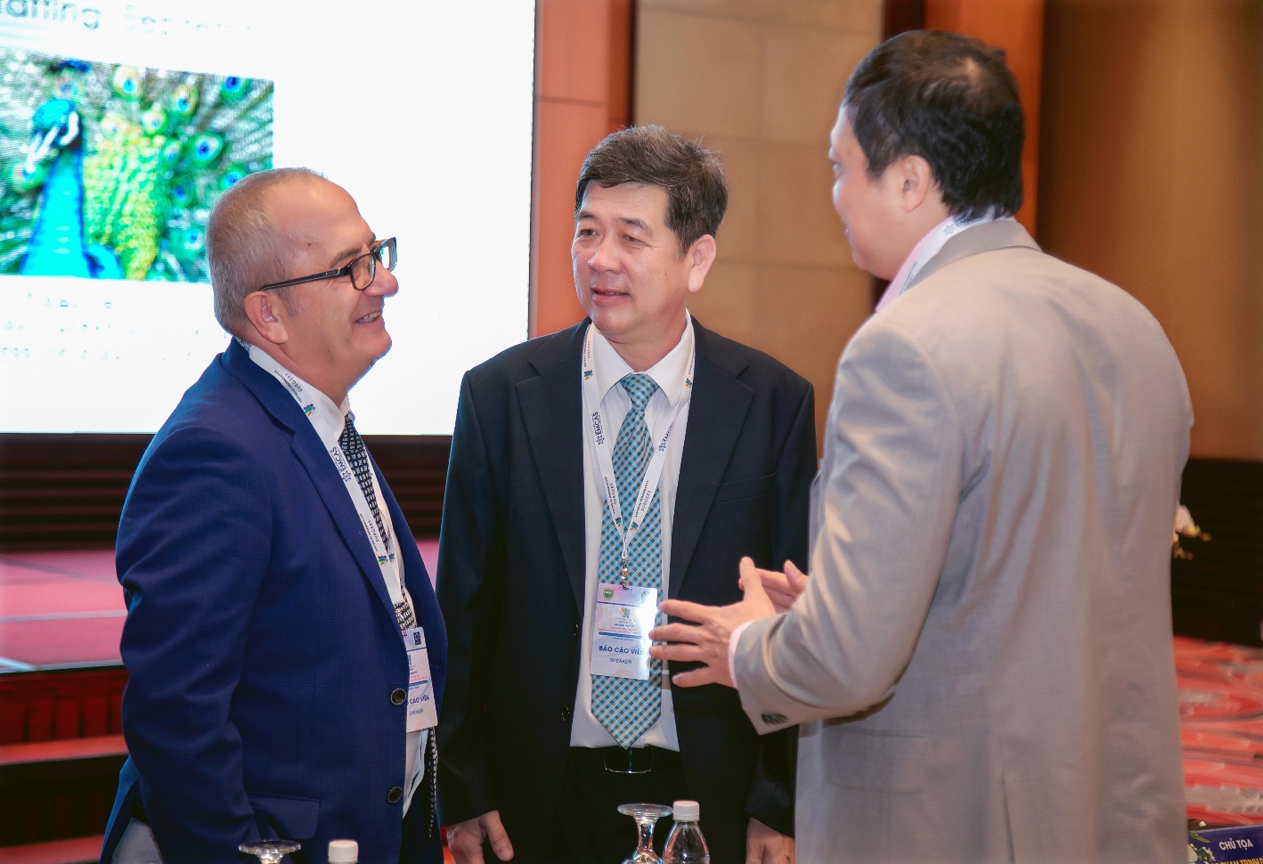 Nhiều chuyên gia y tế đầu ngành đã có mặt tại Hội thảo “Cập nhật xu hướng mới về phẫu thuật tái sinh thẩm mỹ và ghép mỡ”