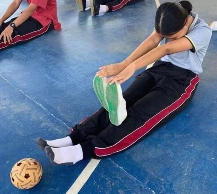 Chơi ăn gian xíu thôi có gì mà căng.
