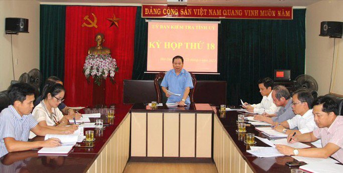 Ông Vũ Hồng Hiên, Chủ nhiệm Ủy ban Kiểm tra Tỉnh ủy Hải Dương, chủ trì kỳ họp thứ 18 về việc xem xét kỷ luật cán bộ, đảng viên vi phạm.