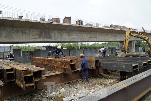 Dự án xây dựng cầu Nam Lý (thay thế cống đập Rạch Chiếc) nằm trên đường Đỗ Xuân Hợp (TP Thủ Đức) có tổng mức đầu tư 919 tỷ đồng.