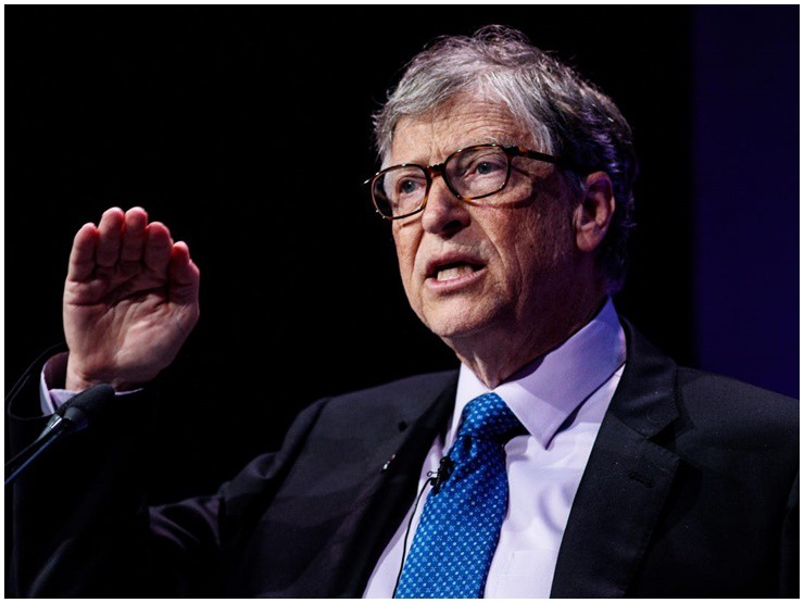 Tỷ phú Bill Gates đã bỏ dở việc học để khởi nghiệp.
