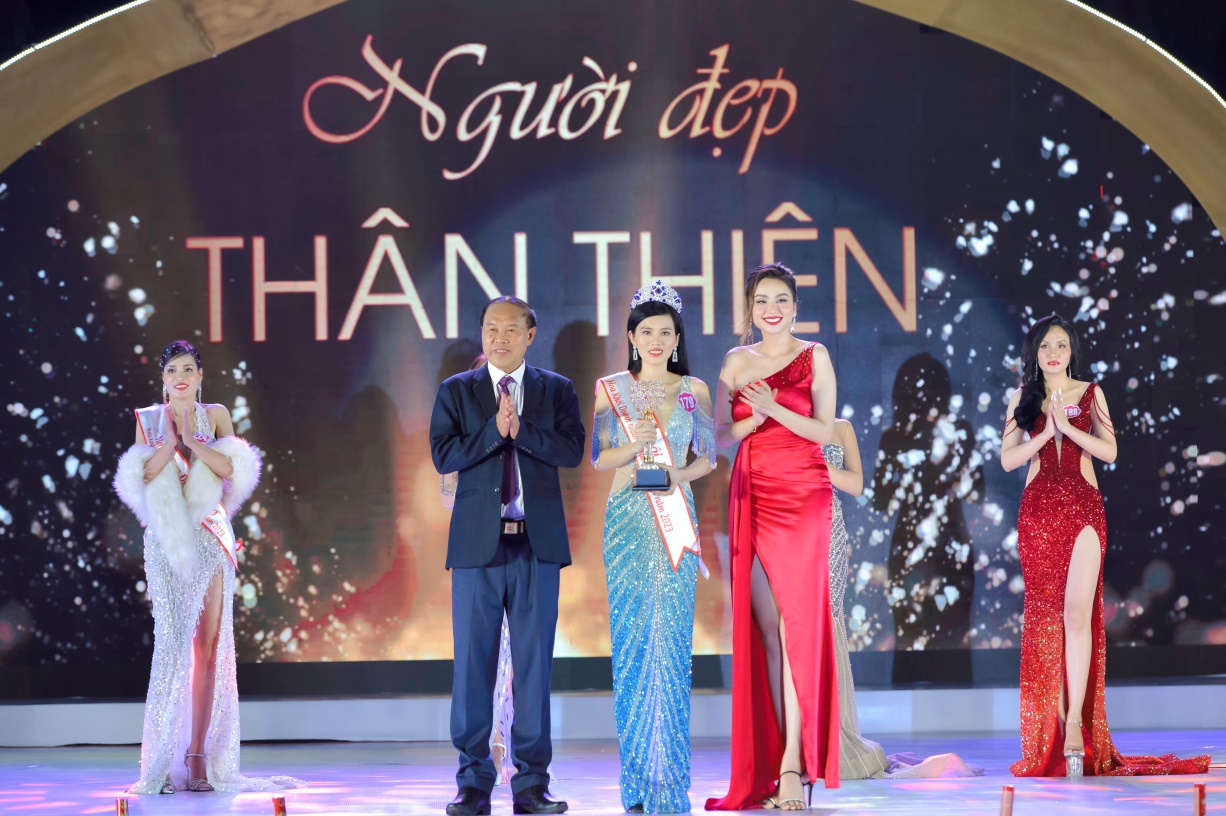Người đẹp Hậu Giang – Trương Thị Mỹ Hằng đạt danh hiệu Á khôi 2 Hoa khôi Doanh nhân Tài sắc Việt Nam 2023 - 2