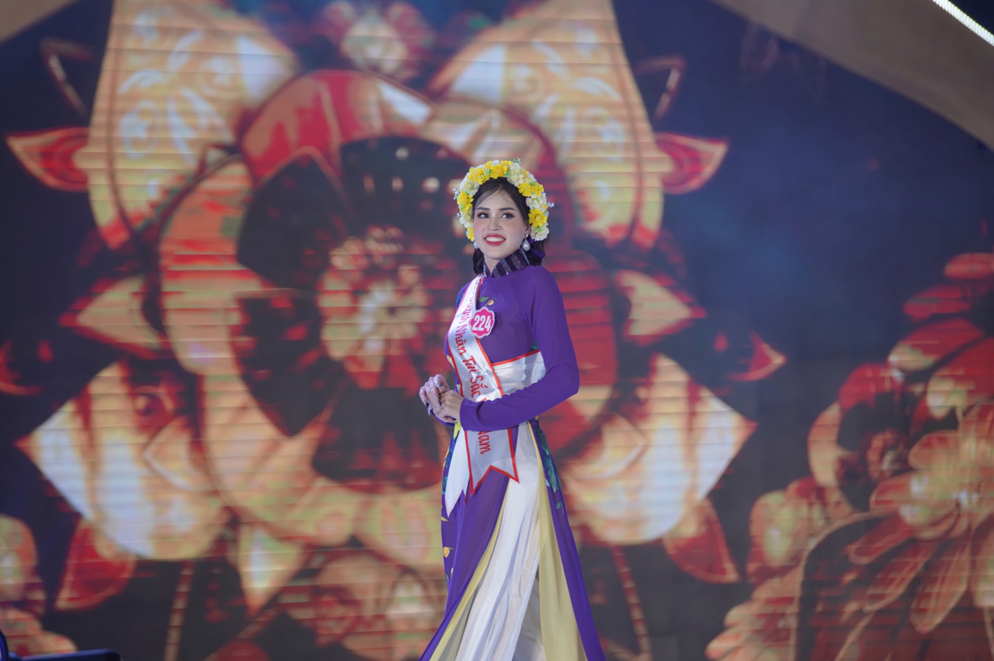 Á khôi 1 Hoa khôi Doanh nhân Tài sắc Việt Nam 2023 – Trần Thị Hương Quế: Hành trình lột xác và thay đổi chính mình - 4