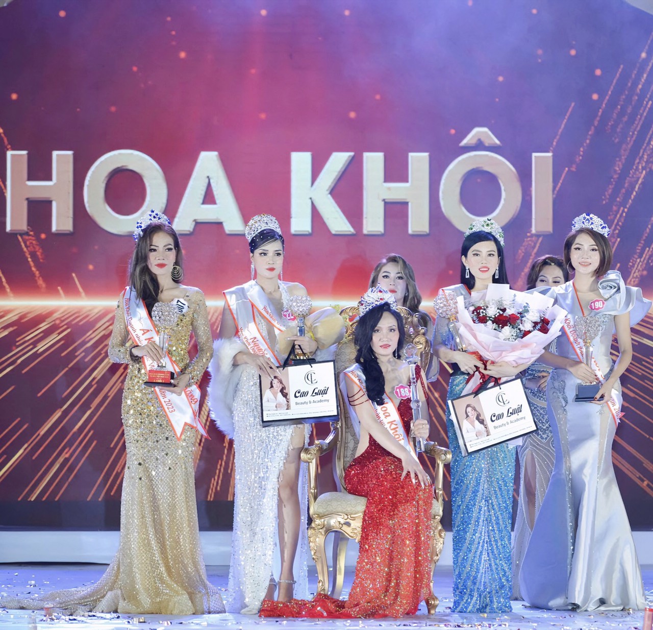 Người đẹp Hậu Giang – Trương Thị Mỹ Hằng đạt danh hiệu Á khôi 2 Hoa khôi Doanh nhân Tài sắc Việt Nam 2023 - 5