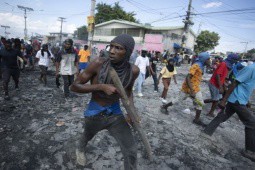 Mỹ giục công dân rời đảo quốc Caribe ”càng sớm càng tốt”