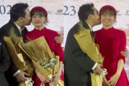 Trấn Thành liên tục hôn Hari Won, ôm vợ không rời tại sự kiện