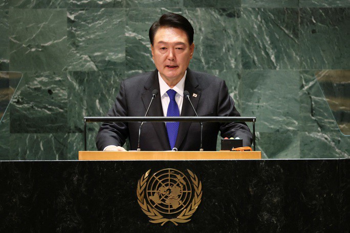 Tổng thống Hàn Quốc Yoon Suk-yeol phát biểu trước Đại hội đồng Liên Hiệp Quốc ở New York - Mỹ hôm 20-9. Ảnh: Reuters