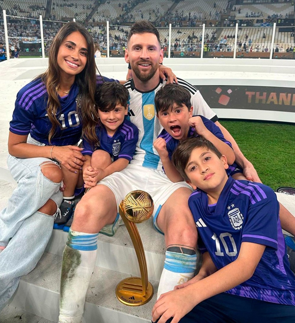 "Siêu sao bóng đá thế giới" Messi khi ở nhà sẽ "nhận nhiệm vụ" từ vợ - 2