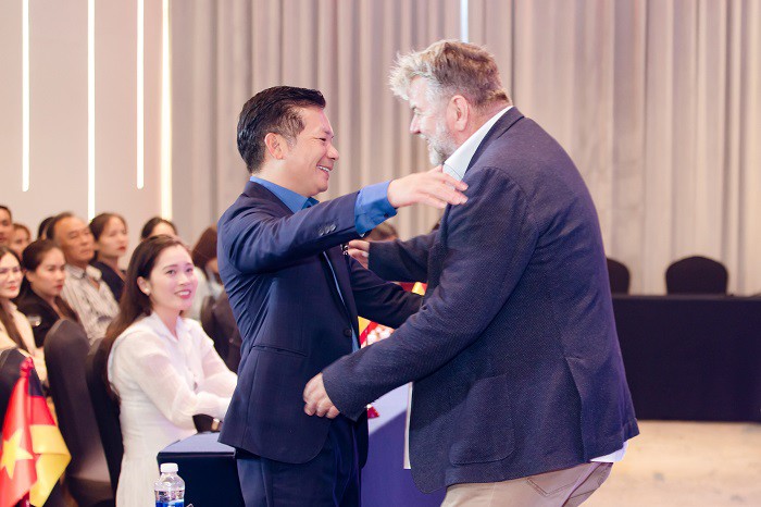 Ông Frank Stein - CEO of WBS Recruiting International bày tỏ sự tin tưởng vào thành công của học viện toàn cầu Cen Global Academy.