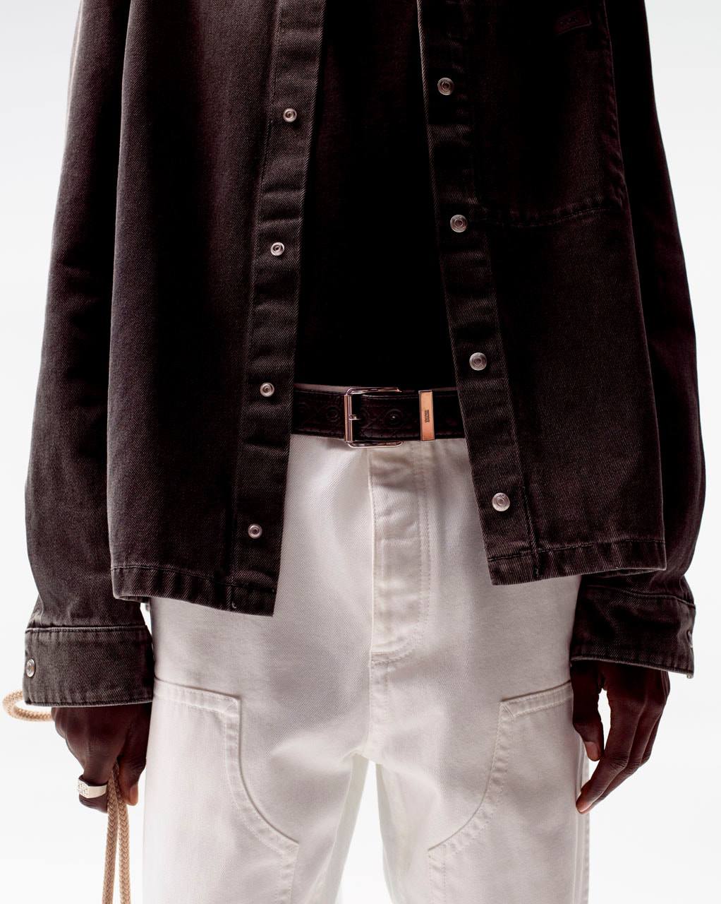 Dior Men mang đến bộ sưu tập denim đầu tiên sang trọng và năng động - 16