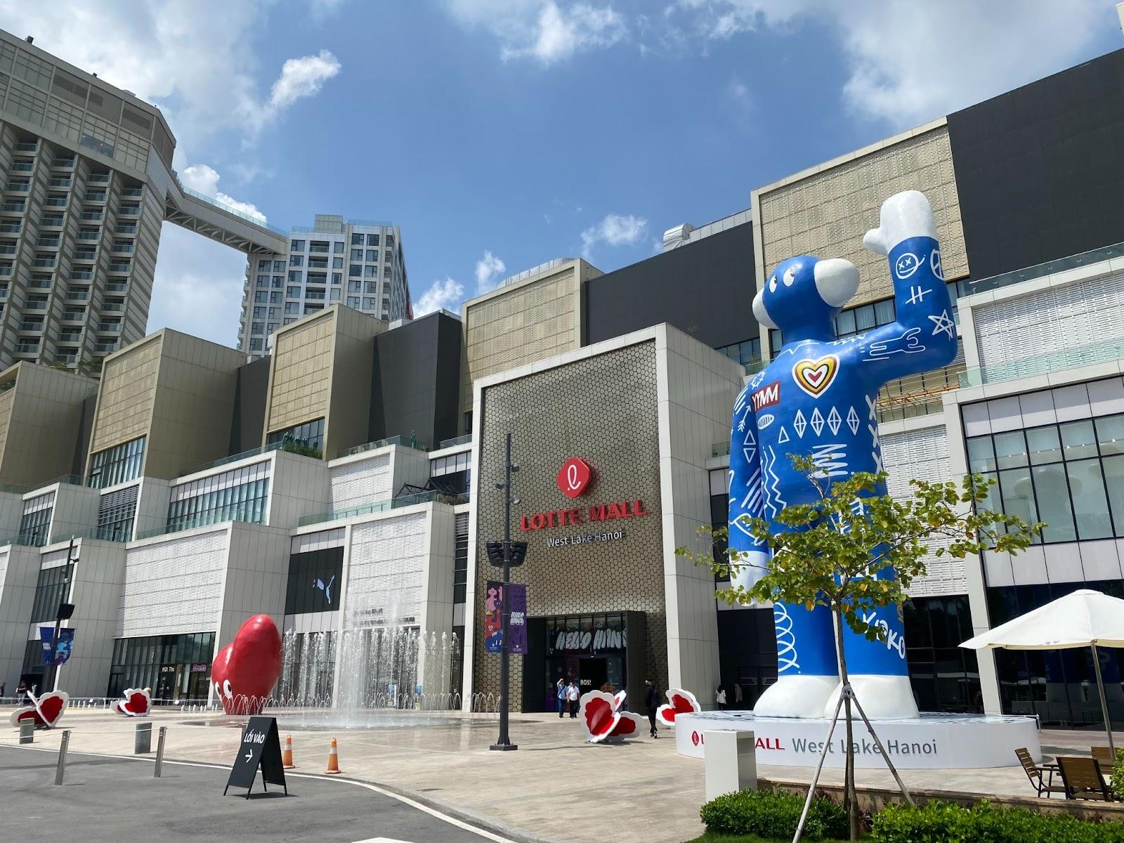 LOTTE MALL West Lake Hanoi chính thức khai trương, hút khách nhờ nhiều điểm đặc sắc - 1