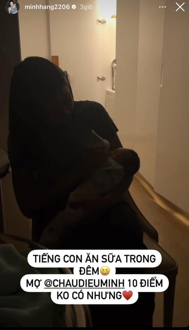 Em dâu phụ giúp Minh Hằng trông nom và cho bé Mỡ ăn sữa trong đêm