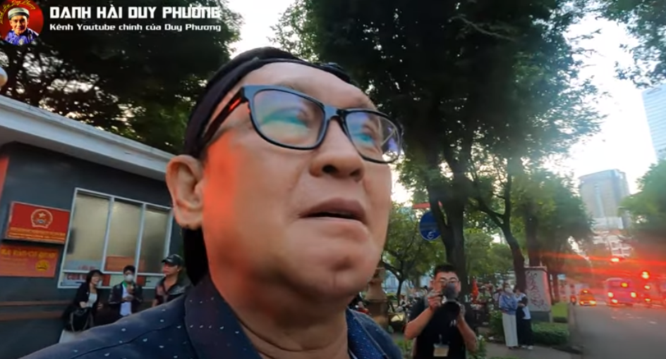 Danh hài Duy Phương làm YouTuber, đăng clip có mặt bên ngoài Tòa án ngày xử vụ án bà Phương Hằng