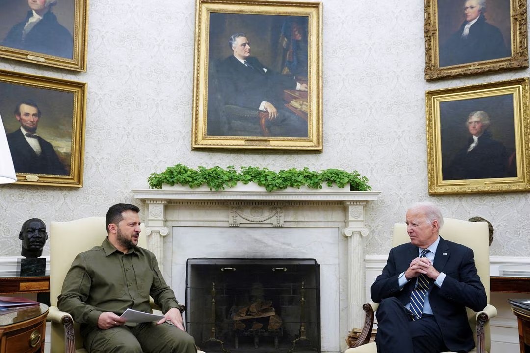 Ông Zelensky gặp Tổng thống Mỹ Biden ở Nhà Trắng (ảnh: Reuters)