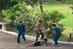 Tin tức trong ngày - Clip: Nhóm dân quân tự vệ đánh nhau ở trụ sở Ban chỉ huy Quân sự Phú Quốc