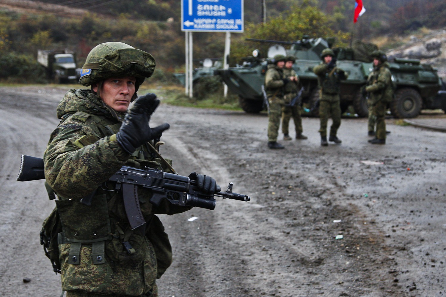 Một quân nhân gìn giữ hòa bình Nga ở trạm kiểm soát tại vùng Nagorno-Karabakh năm 2020. Ảnh: FP
