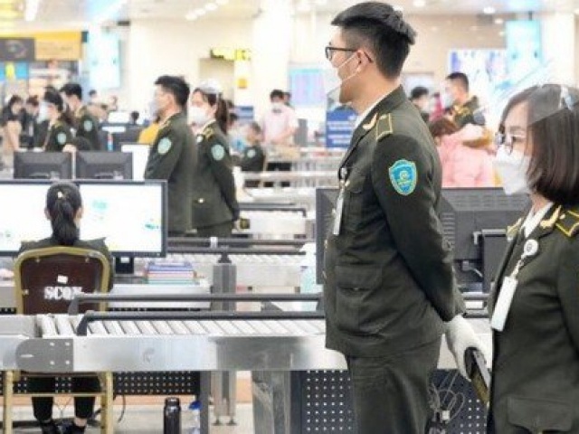 Tin tức trong ngày - Người phụ nữ dùng giấy tờ giả để đi máy bay từ Phú Quốc - TP HCM