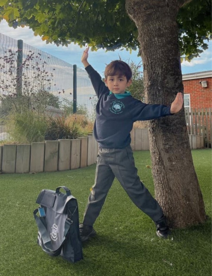 Mẹ Việt lấy chồng Anh, sang xứ người thấy lạ: Trẻ tiểu học không có chuyện ngủ trưa, mỗi ngày chạy 700m - 2