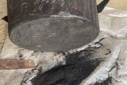 Thị trường - Tiêu dùng - Nóng tuần qua: Thương lái Trung Quốc gom mua nhọ nồi với giá cao "ngất"