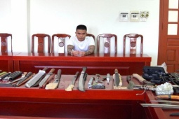 Pháp luật - Phá băng nhóm tín dụng đen, thu "kho" đao kiếm