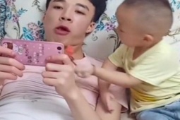 Giáo dục - du học - Vợ đi làm để con trai ở nhà cho chồng chăm, xem camera thấy cảnh tượng trên giường ngủ mà giận run người