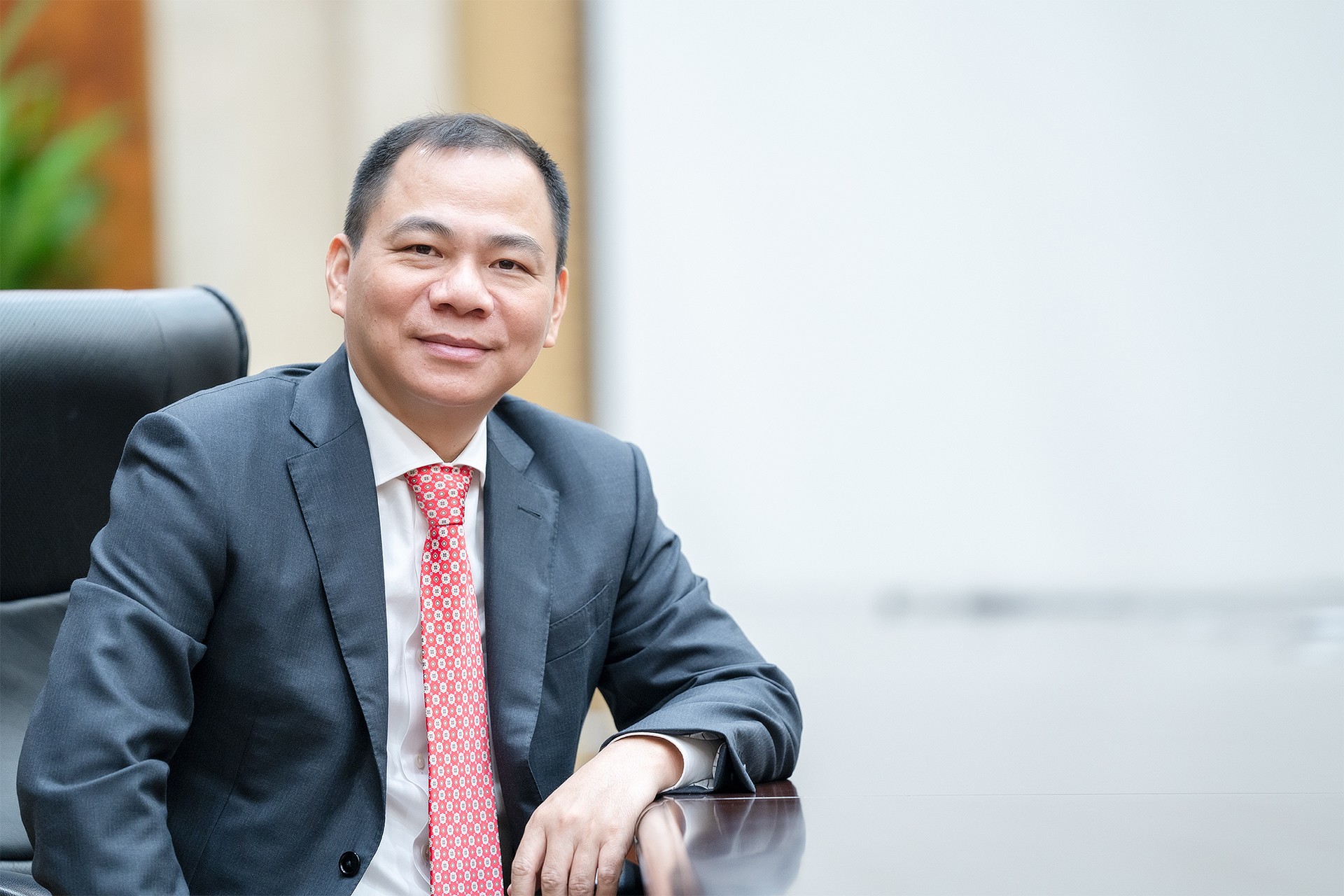 CTCP Tập đoàn Đầu tư Việt Nam liên quan đến tỷ phú Phạm Nhật Vượng đăng ký mua hơn 16 triệu cổ phiếu VHM của CTCP Vinhomes