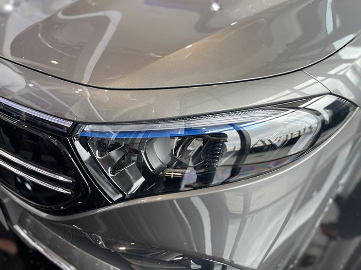 Cận cảnh mẫu xe điện Mercedes-Benz EQB, giá bán gần 2,3 tỷ đồng - 5