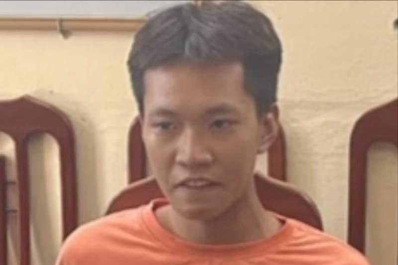 Võ Tiến Mạnh tại cơ quan công an