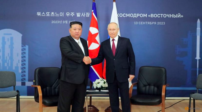 Lãnh đạo Triều Tiên và Nga trong cuộc gặp ngày 13/9. (Ảnh: Reuters)