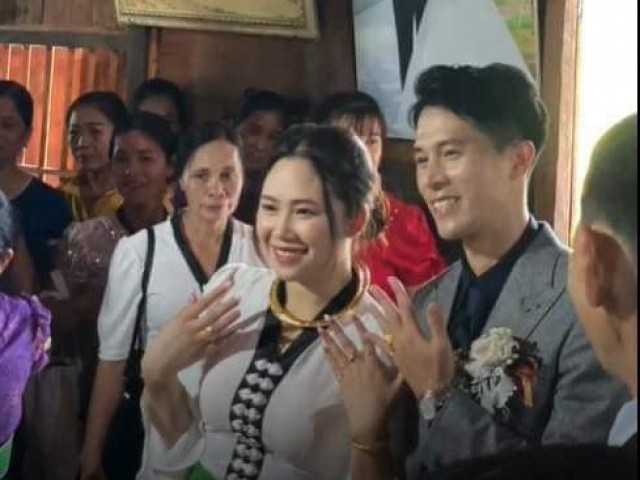 Vợ Đình Trọng khoe đeo vàng đầy người trong đám cưới ở Điện Biên