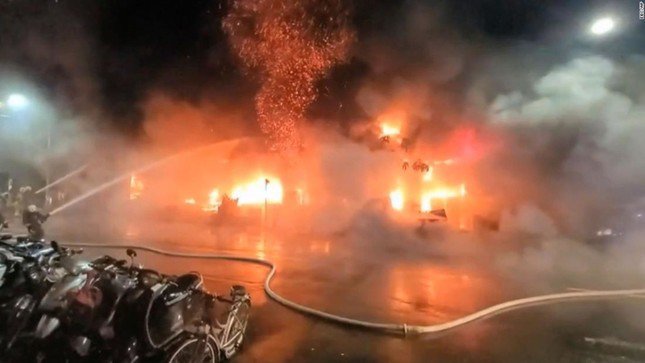 Hiện trường vụ cháy nhà xưởng tại Đài Loan.