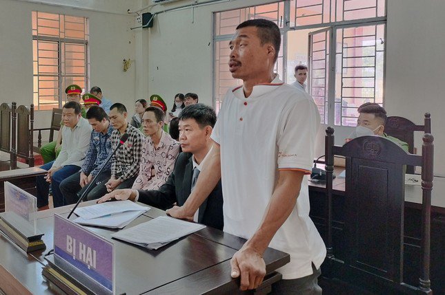 Bị hại Trương Văn Trung trong phiên toà sơ thẩm.