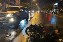 Tin tức trong ngày - Xe máy "găm" vào đầu xe 7 chỗ trong cơn mưa, nam thanh niên tử nạn