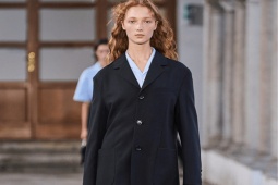 Thời trang - Bally được nâng cấp di sản trăm năm nhà mốt với sự đơn giản và sang trọng