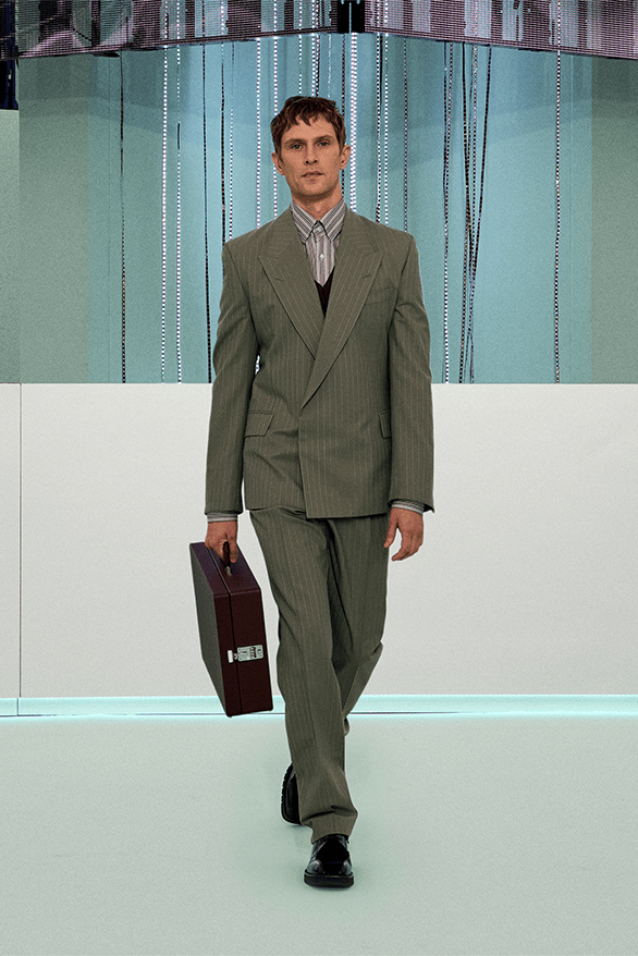 BOSS lăng xê thời trang "trí tuệ nhân tạo" - 16