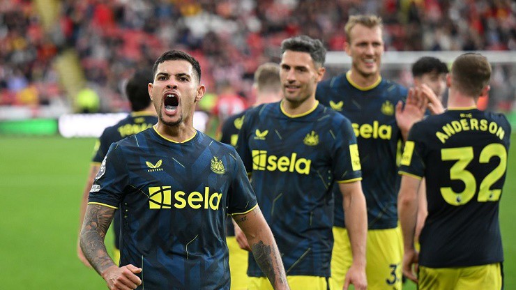 Newcastle vùi dập Sheffild United 8 bàn không gỡ