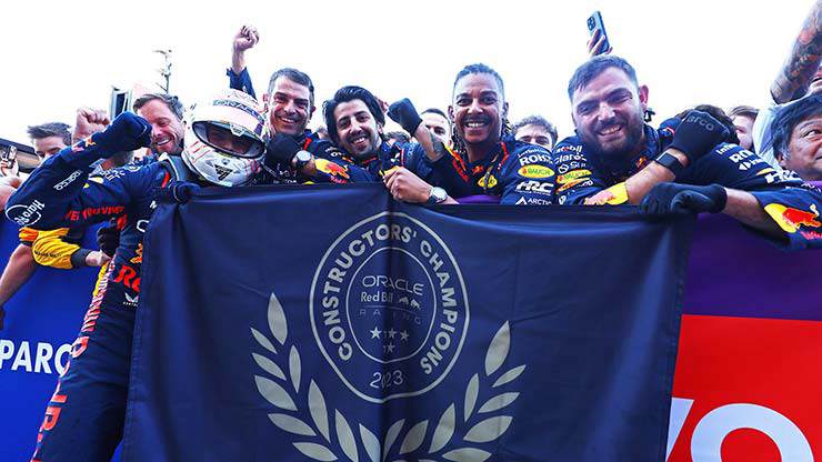 Red Bull có chức vô địch đội đua thứ 2 liên tiếp