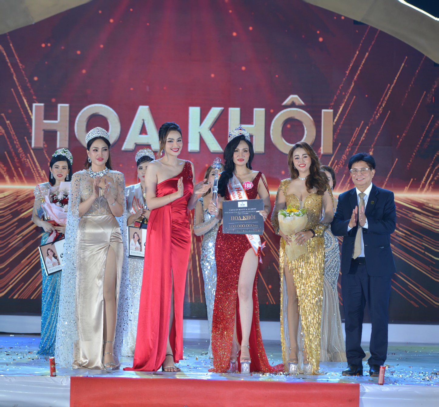 Ceo Lê Thị Kim Oanh hiểu rõ được khát vọng và sự đổi mới trong hình ảnh của các nữ doanh nhân đối với thương hiệu doanh nghiệp của mình