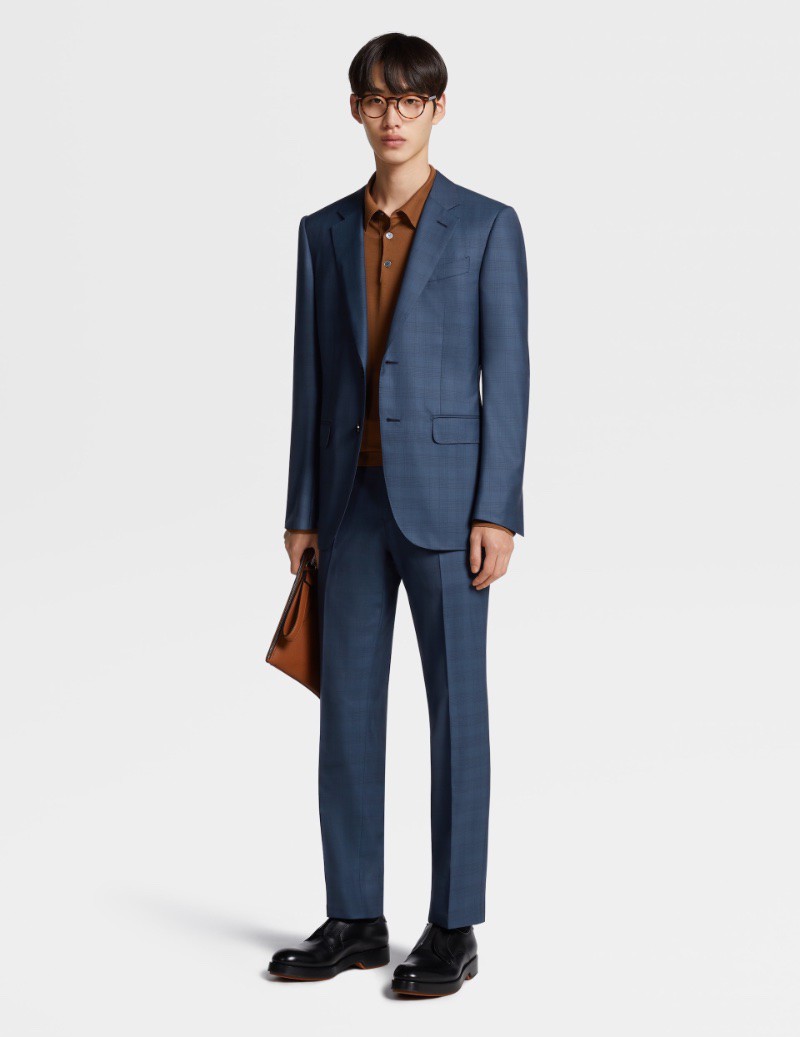 Bộ vest không cà vạt của Zegna là hình ảnh thu nhỏ của thời trang đương đại, kết hợp sự sang trọng truyền thống với cách tiếp cận hiện đại, thoải mái. 