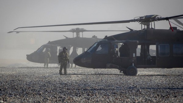 Lực lượng Mỹ sử dụng trực thăng đổ bộ để bắt giữ thủ lĩnh IS. Ảnh minh họa: AP