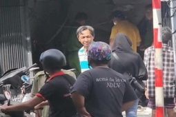 Pháp luật - Công an quận 8 điều tra một người nghi tự đốt nhà mình