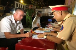 Tin tức trong ngày - Tài xế vi phạm nồng độ cồn, dương tính với ma túy "thông chốt" CSGT