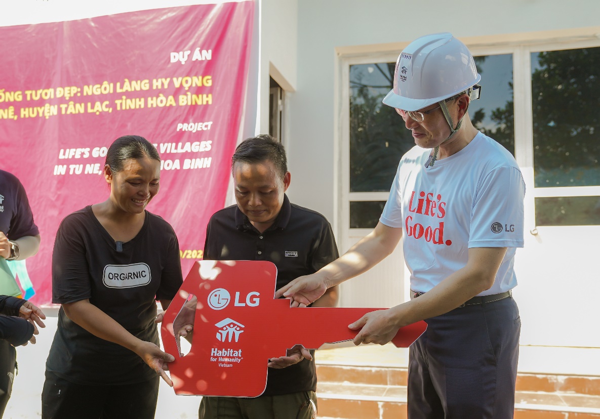 Đại diện LG chia sẻ về sứ mệnh mang lại cuộc sống tốt đẹp hơn mỗi ngày trong Ngày tình nguyện&nbsp;“Life’s Good Volunteer Day”.