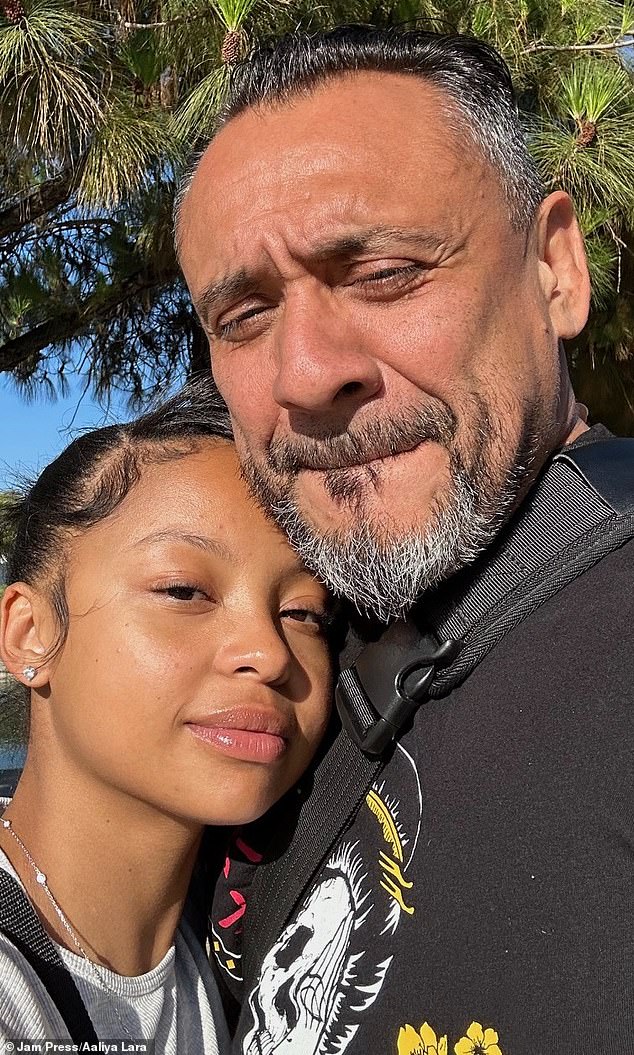 Cặp đôi gặp nhau lần đầu khi Steve đến LA dự một cuộc họp kinh doanh và cô nhanh chóng&nbsp;'lọt vào mắt xanh' của anh.