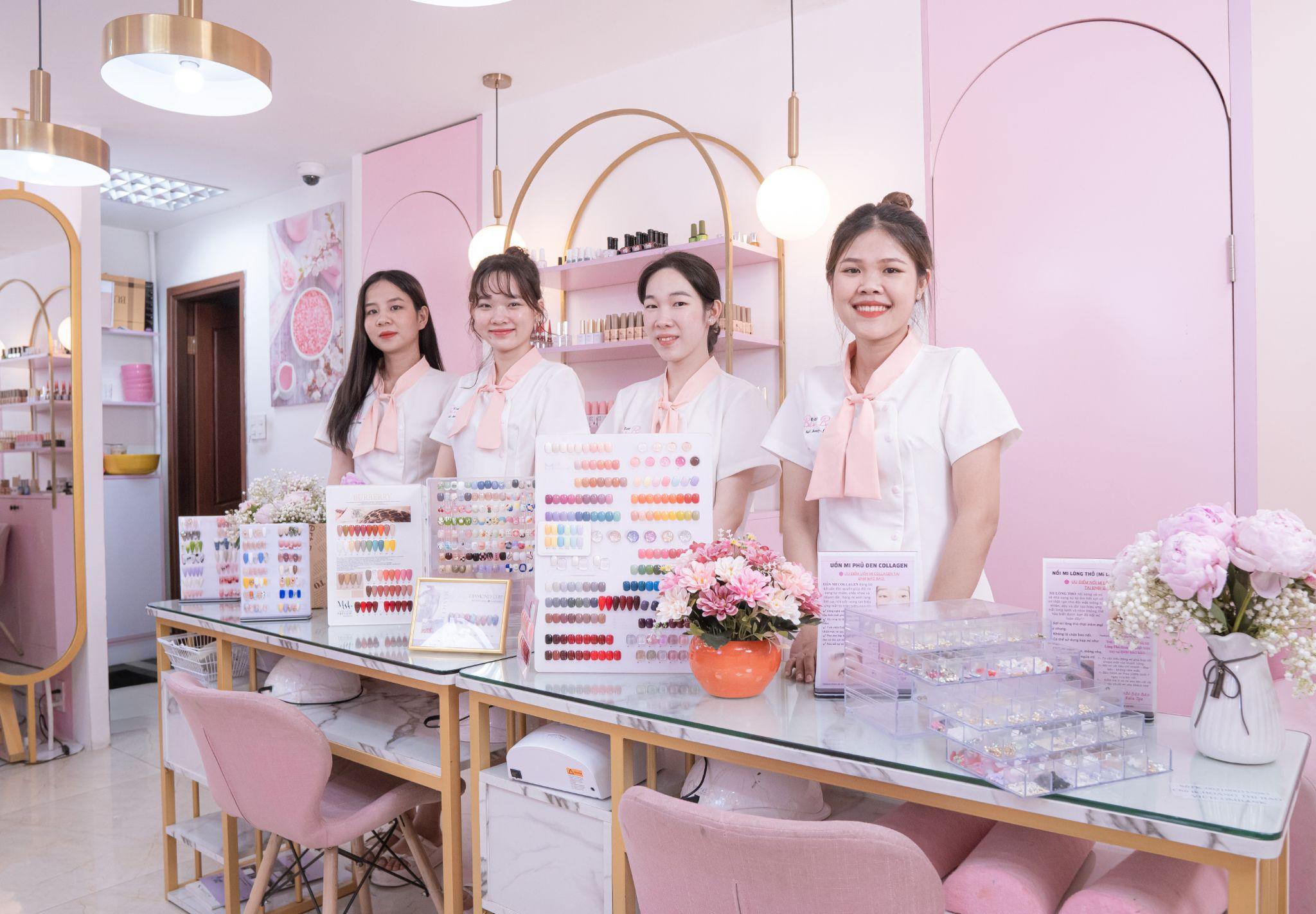 Đội ngũ nhân viên có chuyên môn cao, được đào tạo bài bản mọi khâu